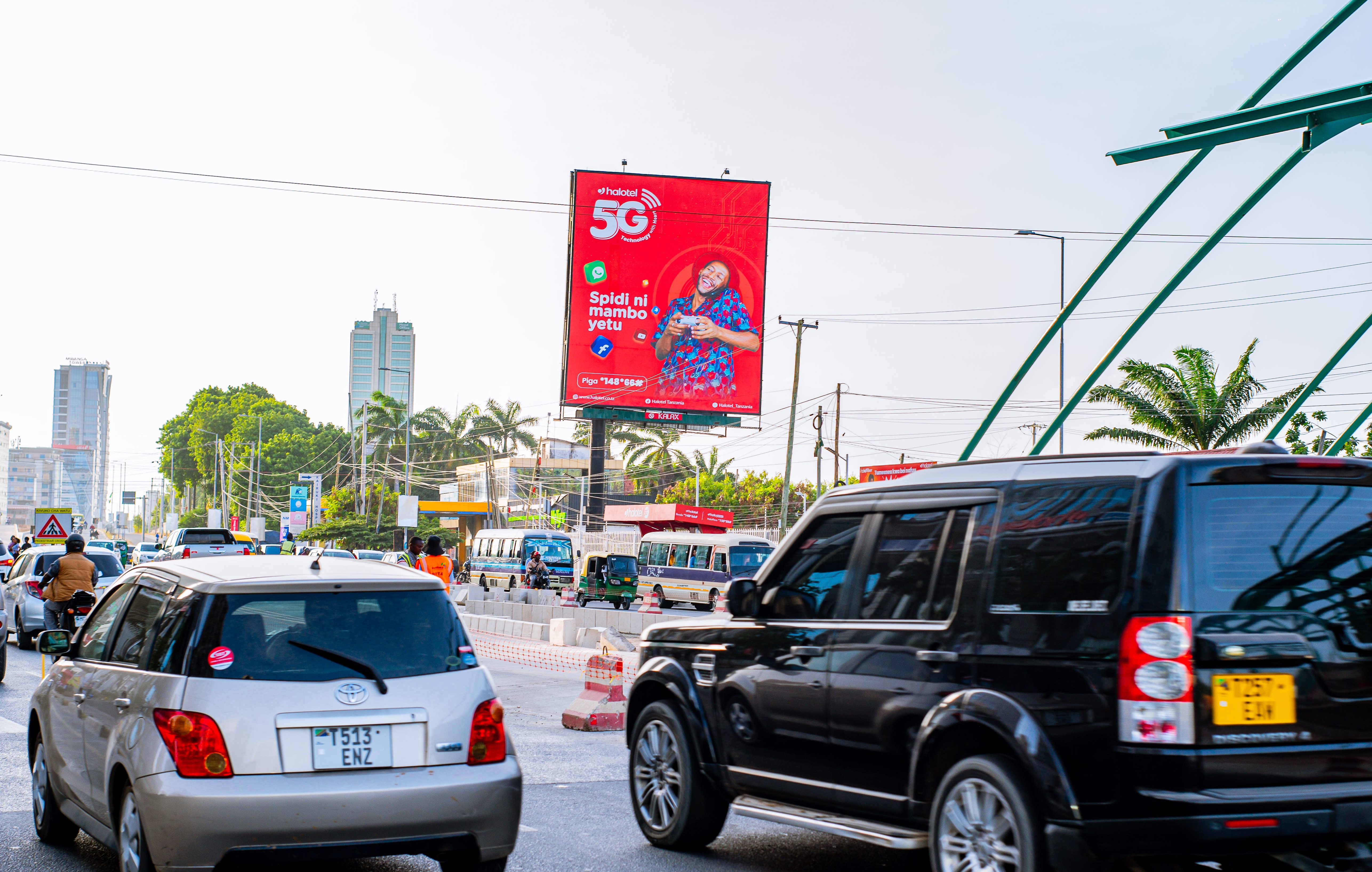 Why Outdoor Advertising Still Matters for Growing Businesses